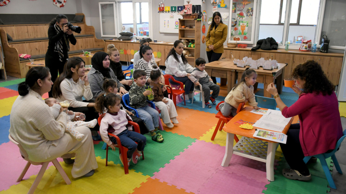 Kuşadası’nda Minik Eller Tasarladıkları Evlerin Bahçesine Tohum Ekti